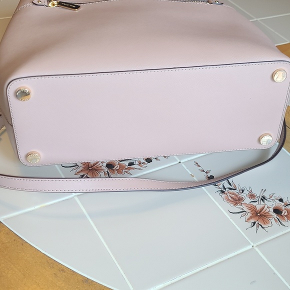 Michael Kors Large Blush Color Satchel.  Pre-loved. - Picture 7 of 16